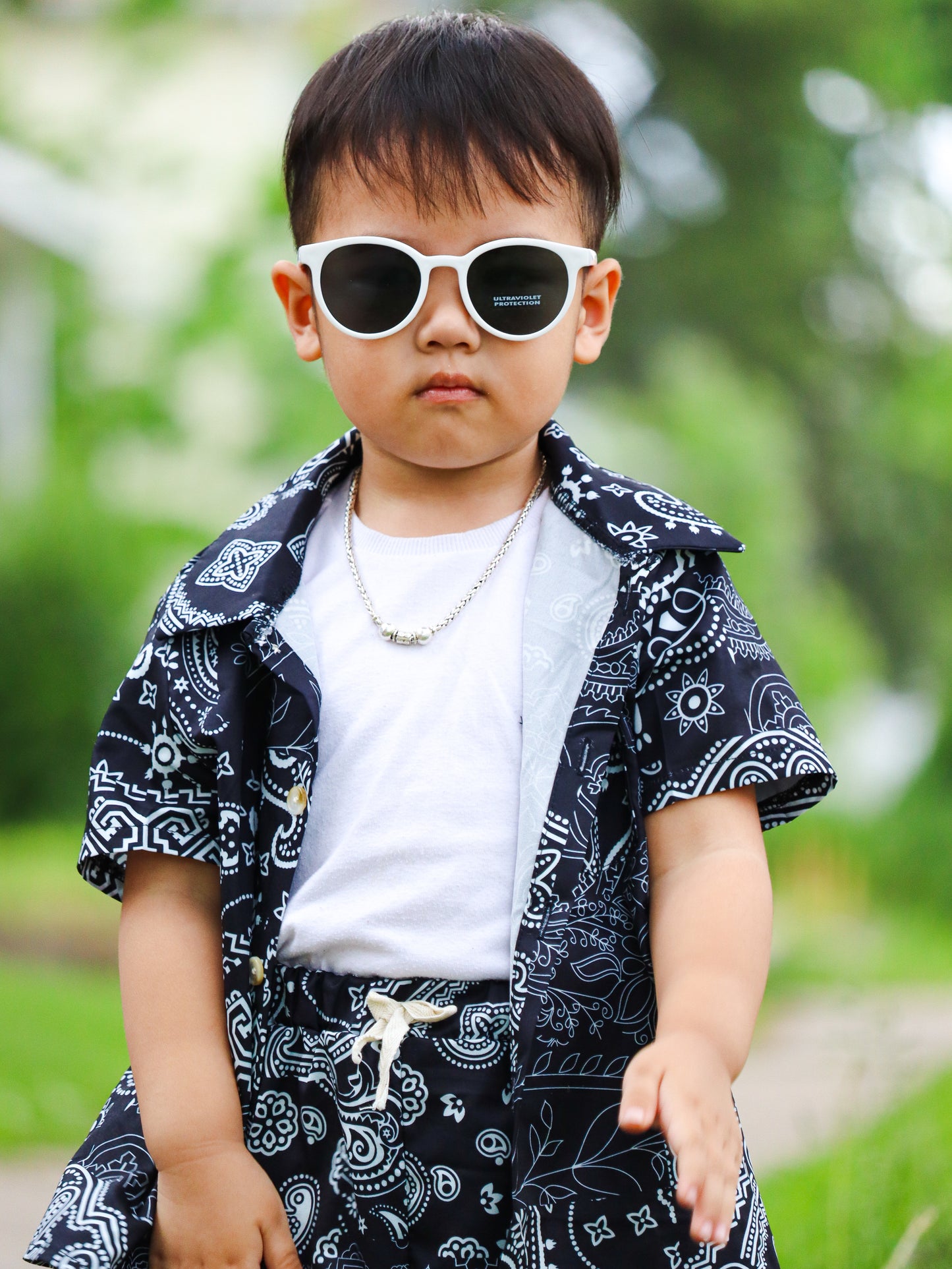 Boys' Summer Fashion: Stylish Two-Piece Suit with Short-Sleeved Shirt & Elastic Waist Shorts