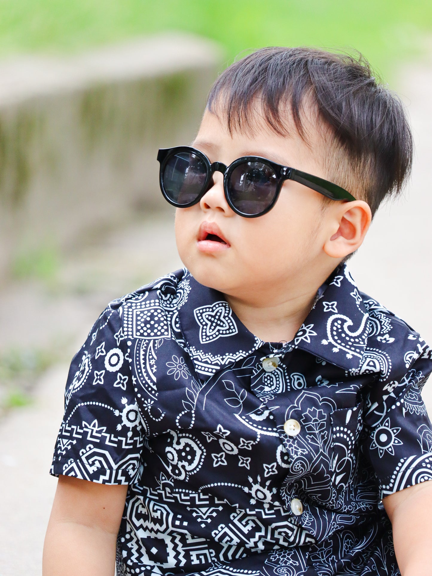 Boys' Summer Fashion: Stylish Two-Piece Suit with Short-Sleeved Shirt & Elastic Waist Shorts