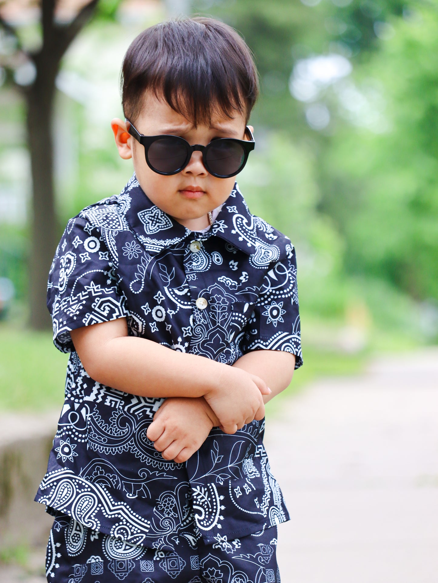 Boys' Summer Fashion: Stylish Two-Piece Suit with Short-Sleeved Shirt & Elastic Waist Shorts